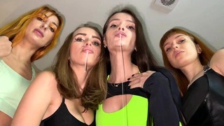 Dominant Foursome Girls spottar på dig – närbild Pov Spotta Skam