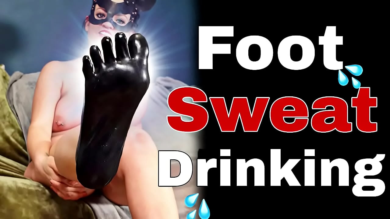 Femdom Latex Foot Adore Sweat Drinking Licking Slave Flr Hot Feet Sweaty Workout Bdsm Milf Mamma bilde