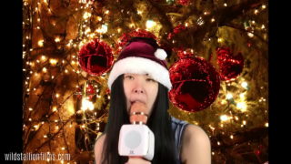 Alexandria Wu spielt Sexy Asmr Weihnachtsausgabe