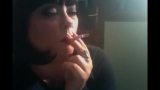 BBW Tina Snua Chain fuma 2 cigarrillos 120