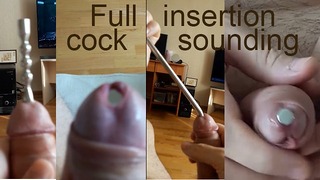 Tiefer Schwanz Sounding Einstecken des Steckers beim Ansehen Femdom Sounding Porno Vollständige Harnröhreneinführung