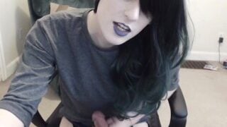 Goth Trap Has Fun Play on Cam